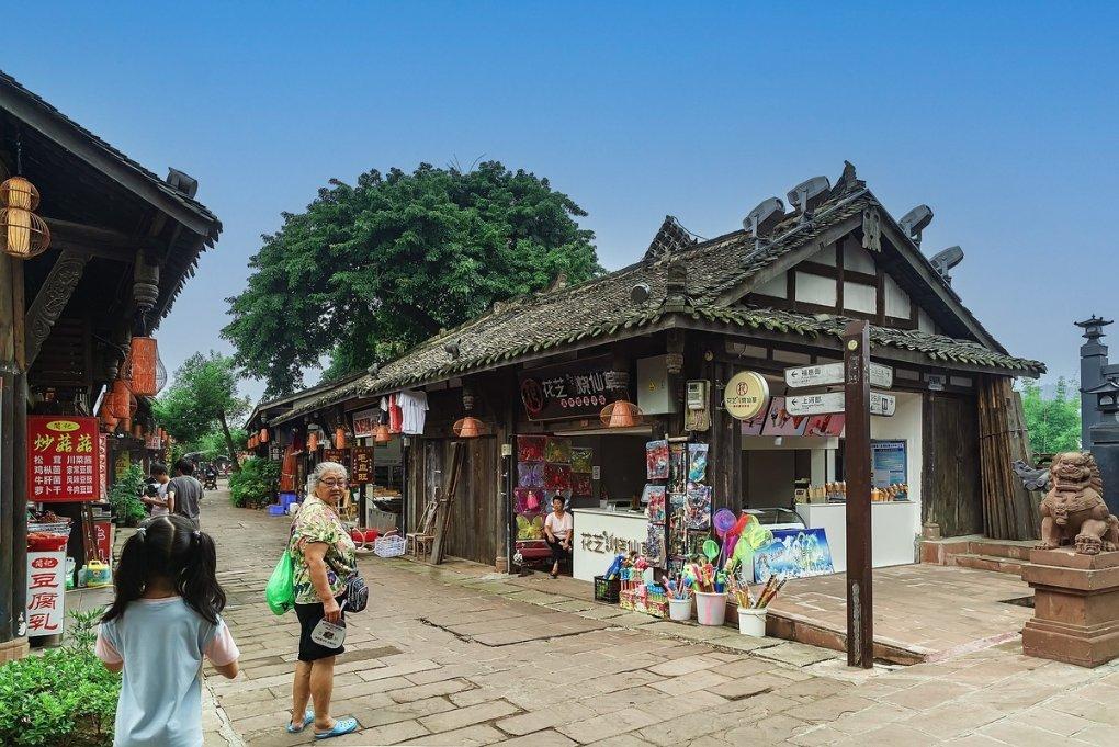春运第一天,鹤峰开展暖冬行动,温暖旅客回家路